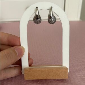 Pretty Bird Silver Teardrop Earrings